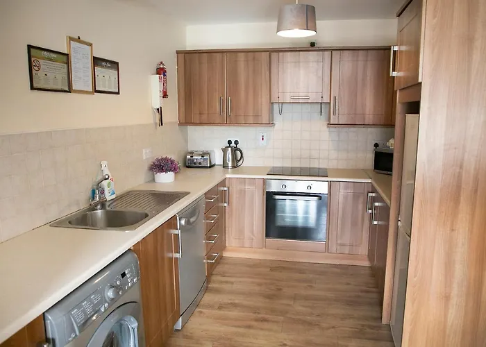 Arch House & Bed and breakfast