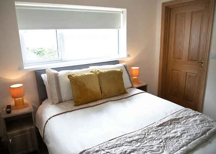 Arch House & Bed and breakfast