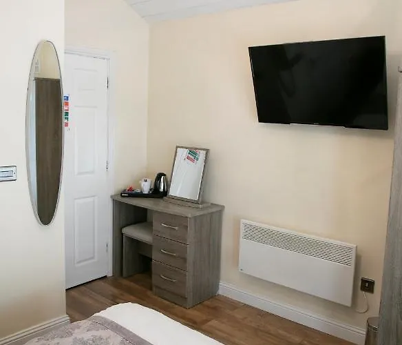 Bed and breakfast Arch House & 4*