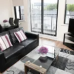 فندق مبيت وإفطار Arch House &