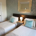 Arch House & Bed & Breakfast