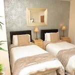 Bed & Breakfast Arch House &