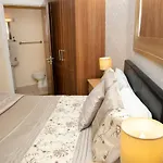 فندق مبيت وإفطار Arch House &