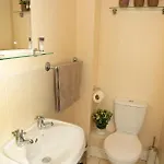 Arch House & 4*