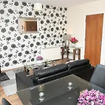 Arch House & فندق مبيت وإفطار