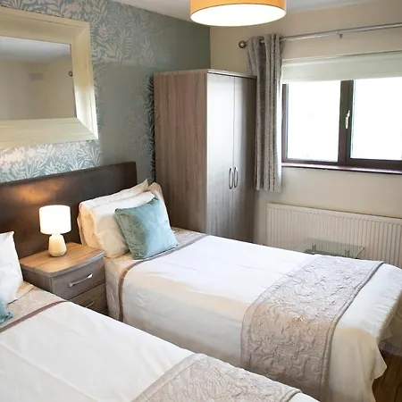 Arch House & Couette-café 4*
