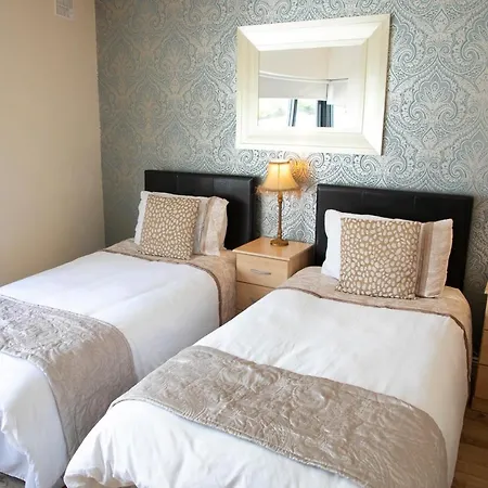 Bed & Breakfast Arch House &