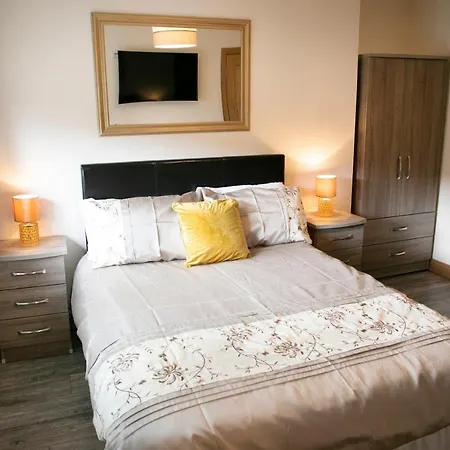 Couette-café Arch House & 4*