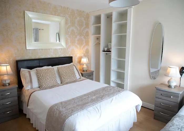 Bed & Breakfast Arch House &