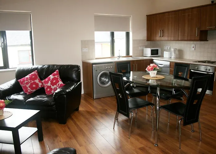 Couette-café Arch House & 4*